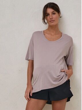 Bae The Label Weekend Scoop Tee in Warm Taupe